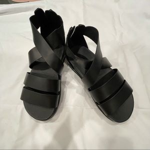 COPY - New man sandal size 8.5